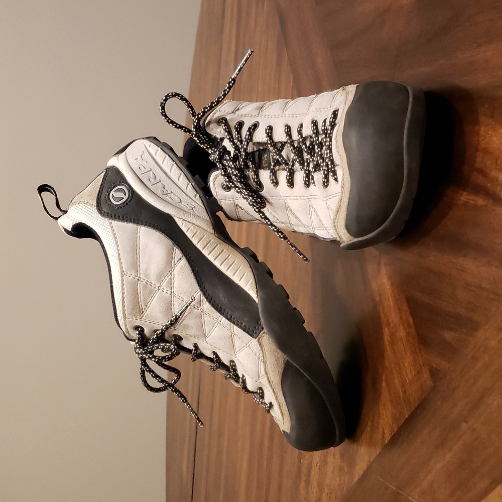 Size 37 Scarpa Zen Hiking Approach Shoes